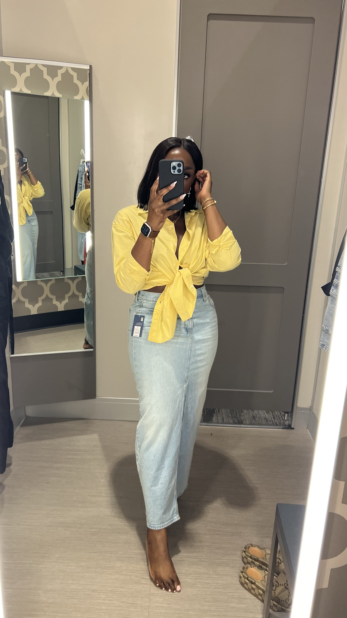 It’s denim skirt season, how cute is this front split! Wearing a size 12, sized down to a 10. Wearing a Medium in the top! 

#LTKstyletip #LTKfindsunder50