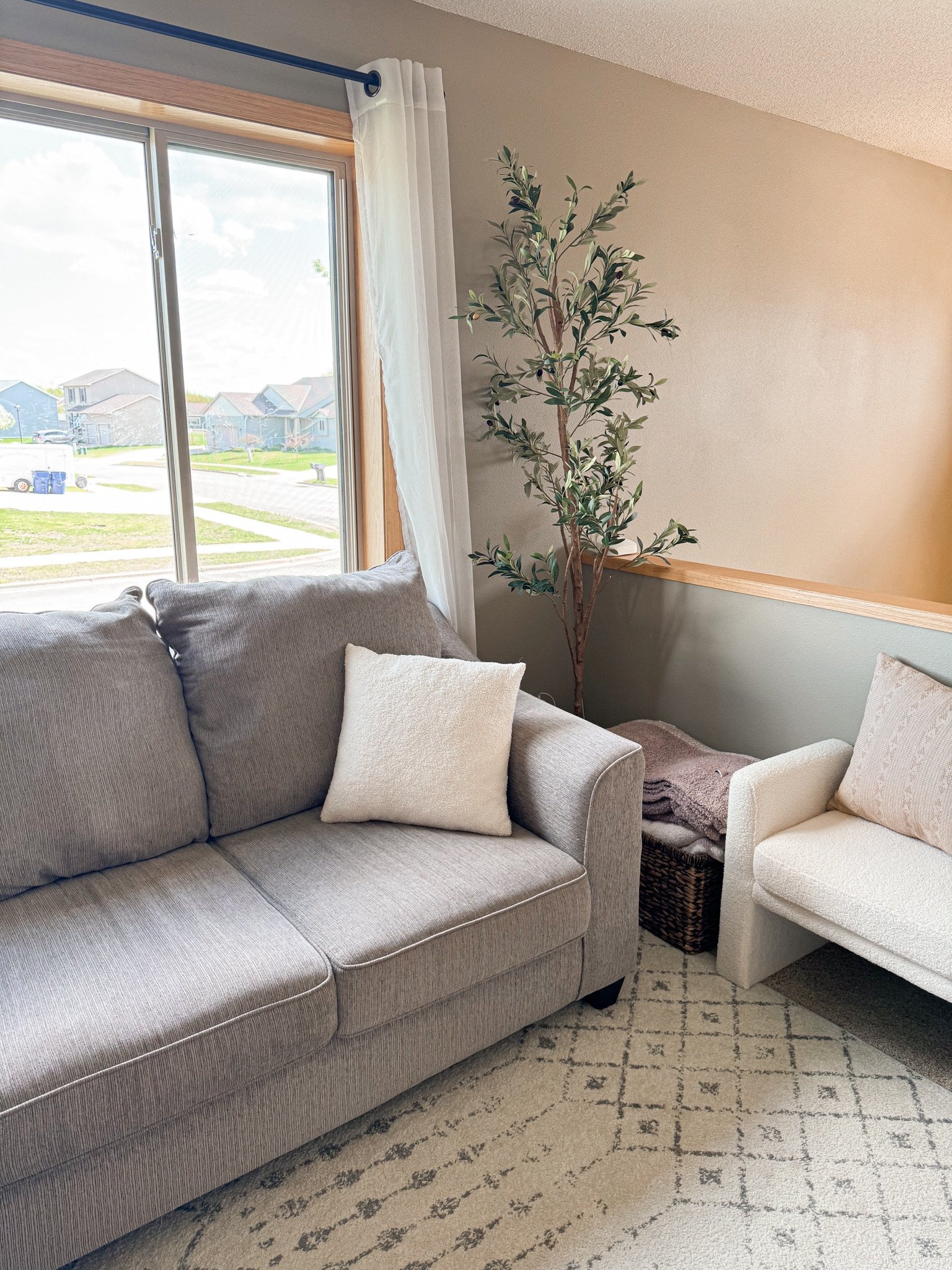 Our faux olive tree was a hit the last time I posted it!

#home #livingroom #olivetree #fauxplanf

#LTKFindsUnder100 #LTKHome