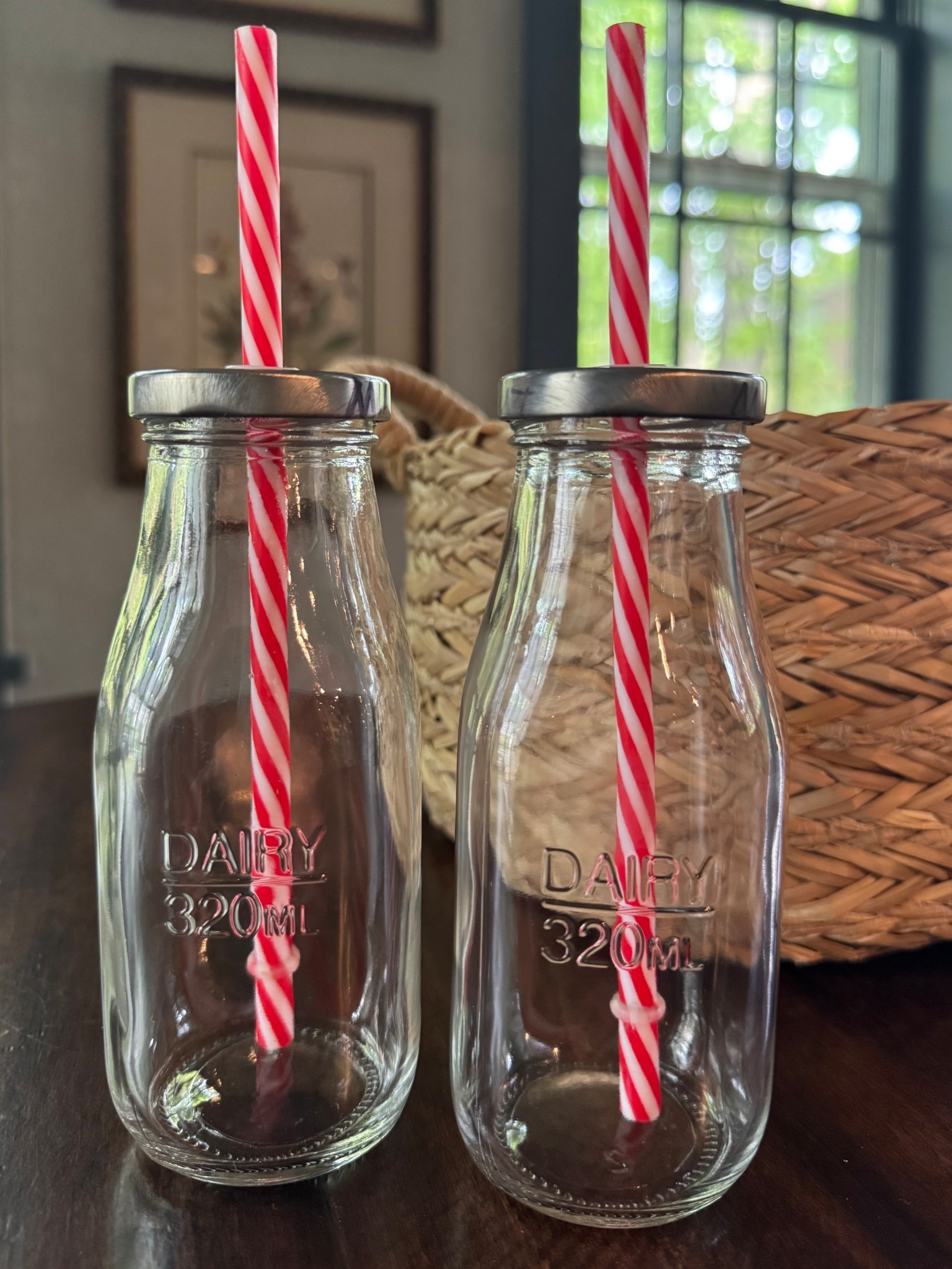 The kids love using these little milk jugs, and we love them too - especially the fact that they have lids 👌 We have changed out the plastic straws for metal ones so added some here too!