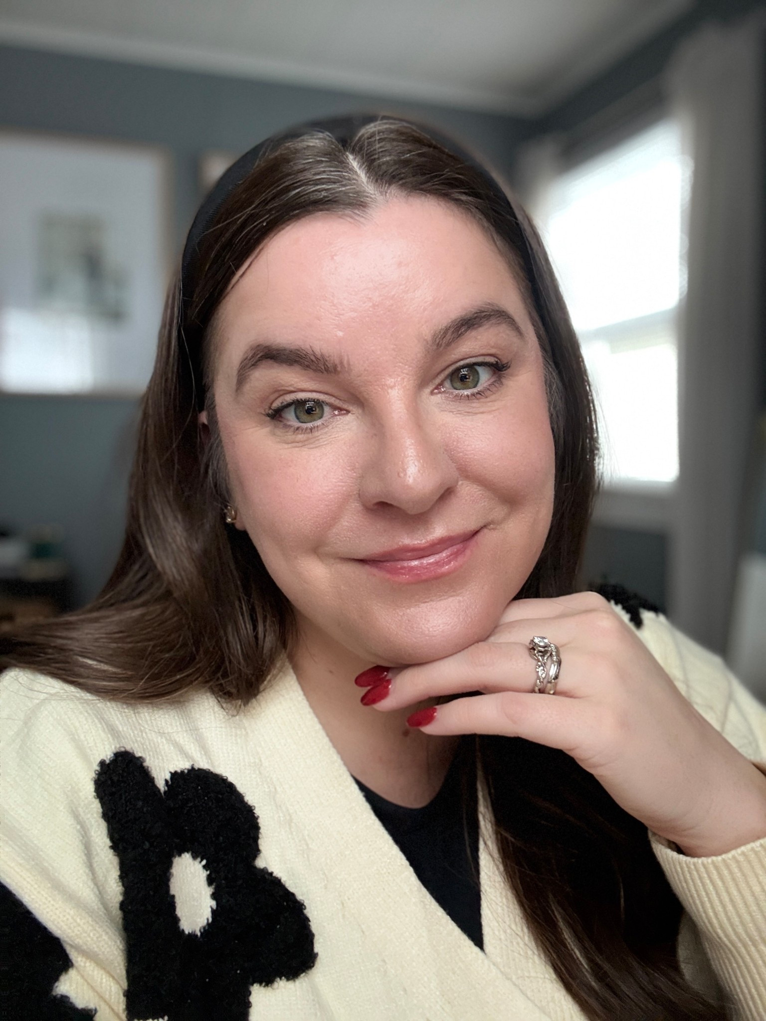 Easy wfh winter makeup:
* e.l.f. Power Grip Dewy Setting Spray
* Catrice Under Eye Brightener
* Merit The Minimalist Perfecting Complexion Foundation and Concealer Stick
* Ilia Multi-Stick Cream Blush + Highlighter + Lip Tint
* Huda Easy Bake Blurring Loose Baking & Setting Powder
* Anastasia Beverly Hills Smooth Blur Cream Contour Stick
* Sephora Intense Ink 12HR Classic Felt Eye Liner
* Tower 28 MakeWaves® Lengthening + Volumizing Mascara

#LTKgrwm #LTKBeauty #LTKFindsUnder50