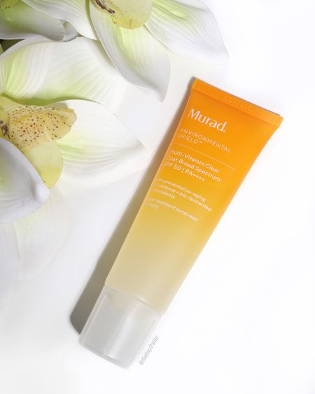 New! @muradskincare @muradcanada Multi-Vitamin Clear Coat Broad Spectrum SPF 50 ☀️ This is not just sunscreen! It is sunscreen plus skin treatment for all skin tones.

Details:
- Nourishes and protects against early aging with high-level, free radical-fighting SPF
- Power blend of antioxidant vitamins C-F combats free radical damage and amplifies protection (vs. SPF alone)
- Patented bio-fermented clary sage defends against skin aggressors for healthier, more even tone
- Omega-packed chia seed nourishes to strengthen and boost skin resilience
- non-comedogenic
- safe for sensitive skin

Thank you so much @muradskincare for sharing with me! #muradskincare 💛 I am always so grateful for everything you sending my way! 🥰 

*pr gifted

☀️💛☀️🧡☀️💛☀️🧡☀️💛☀️

#murad #newskincare #spf50 #sunscreeneveryday #sunscreenspf50 #clearsunscreen #sunscreens #sunscreen #sunscreenalways #sunscreencream #skincare #skincareroutine #skincareproducts #skincarecommunity #skincarejunkie #skincarelover #skincareaddict 



#LTKbeauty #LTKfindsunder50 #LTKSeasonal