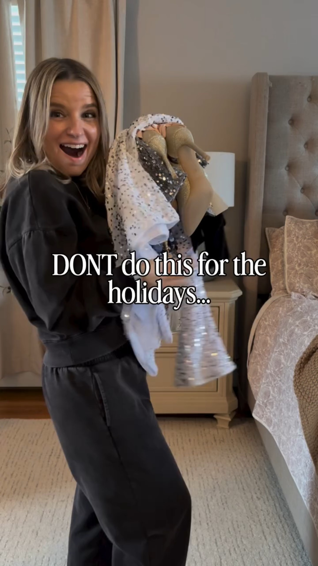Too obsessed! The length of the blazer + dress = 🧑‍🍳 💋 ! 

Comment HOLIDAY for a 🔗 

#petiteholiday #petitestyle #styletips #stylehacks #petite style holidayoutfit sparkle blazer holidaydress petitedress