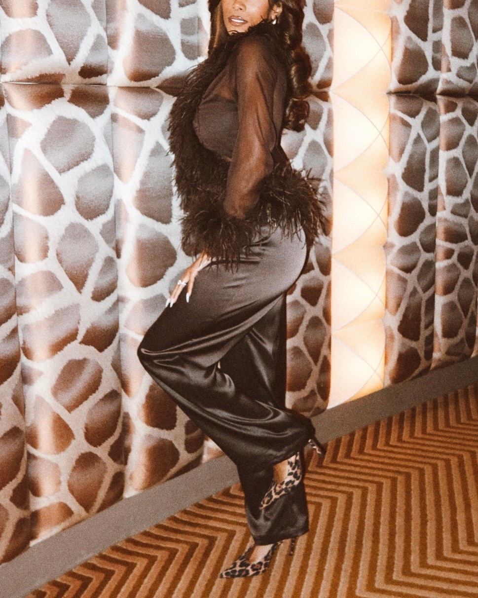 Wearing an XS in the top; XXS in the satin pants 🤎

#LTKootd