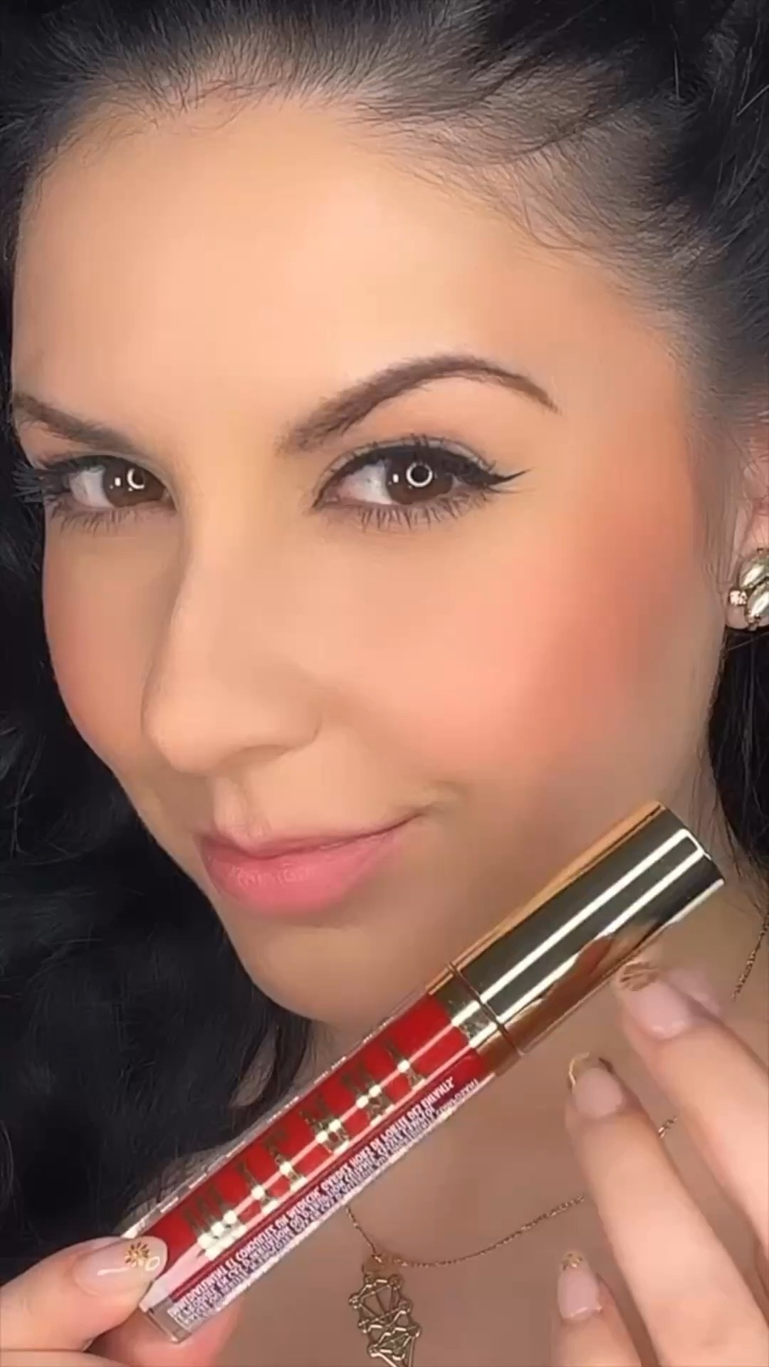 I swear red lipstick 💄 carries super powers ♥️

#LTKgrwm #LTKootd #LTKBeauty