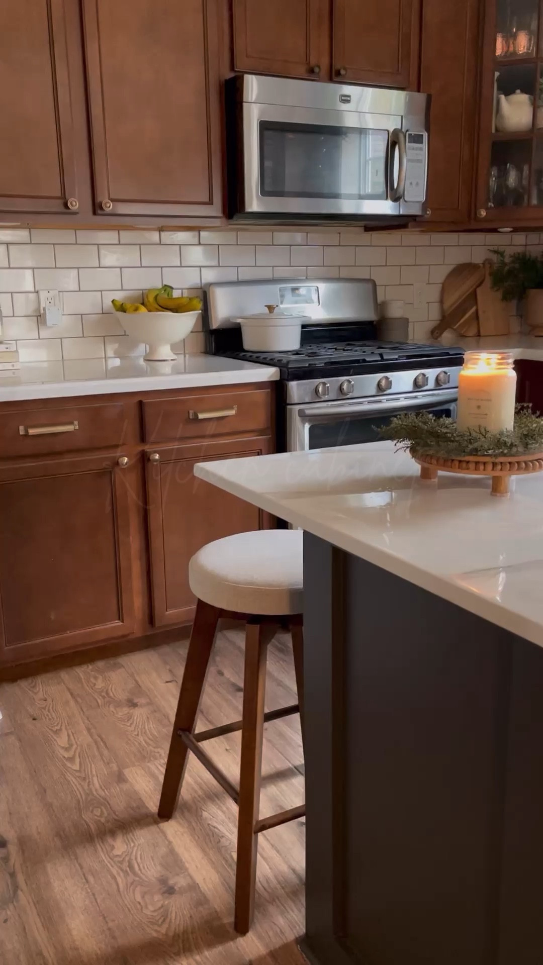 Kitchen cabinet gold hardware 

#LTKhome