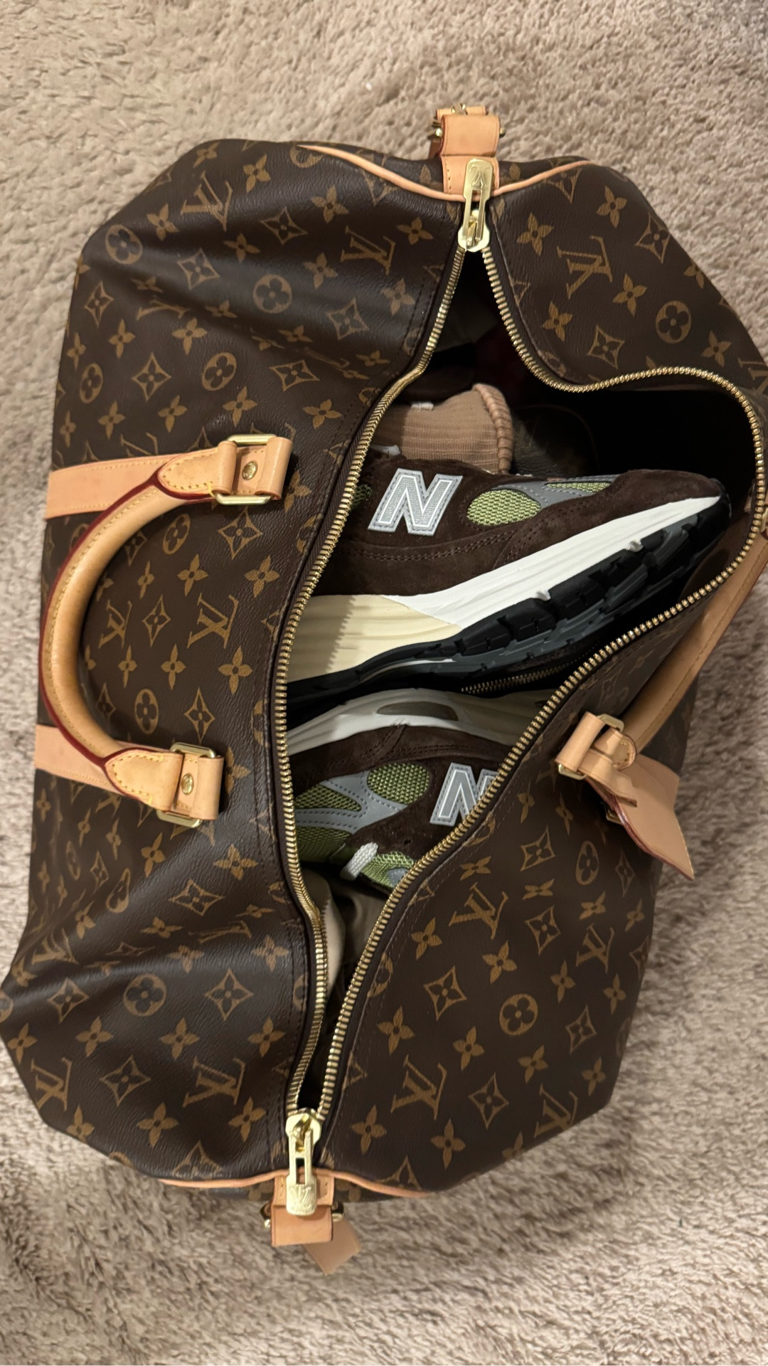 New to my sneaker closet! 
Daniëlle Cathari x @New Balance 991v2 🔥🔥🔥🔥🔥



#LTKGiftGuide #LTKootd