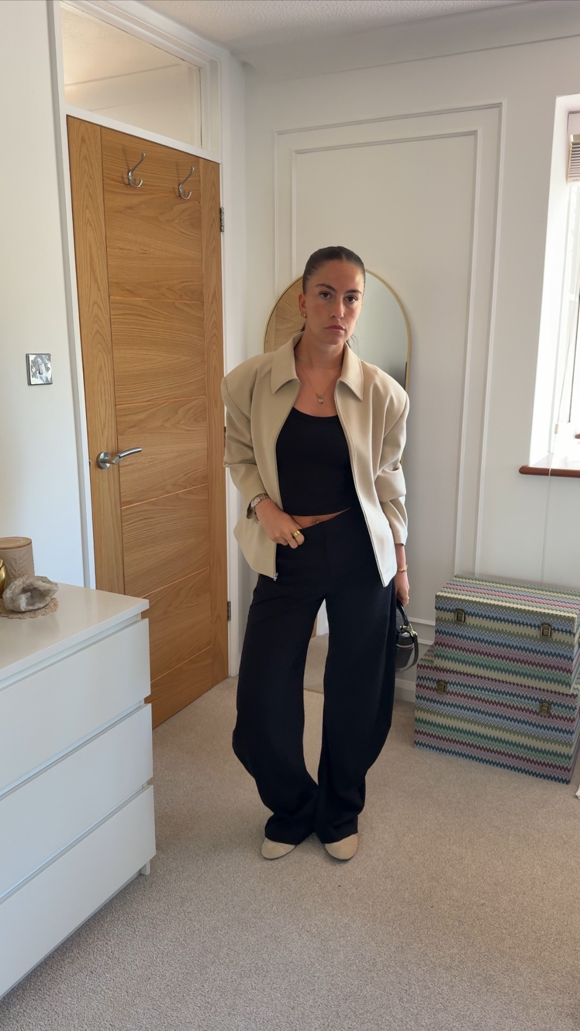 Chic outfit - styling - cinch blazer - barrel leg trousers - staples - spring outfit - summer outfit 

#LTKuk #LTKsummer #LTKspring