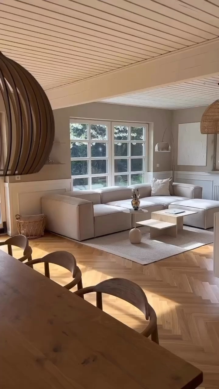 Minimal and beautiful. Loving every single detail of this gorgeous space!

• @our.homeliving

#druxiidesigns #interiors #interiordesign #interiorinspo #worldofinteriors #instahome #interiorstyle #vogueliving #homeinspo #interiordecor #homedecor

#LTKhome #LTKFind #LTKfamily