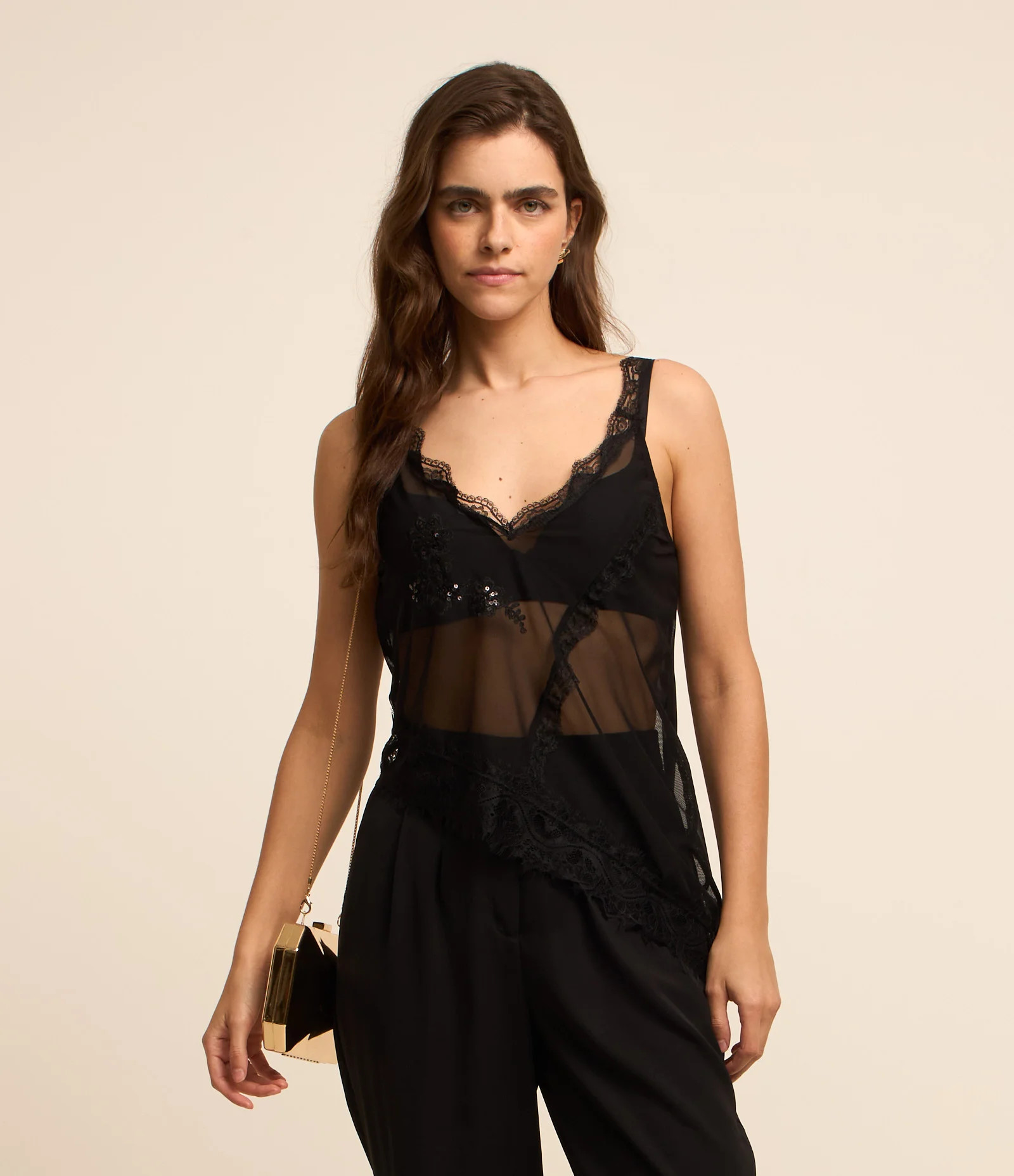 Blusa em Tule com Alça com Flor de Paetês e Rendas Preto - Lojas Renner | Renner (BR)