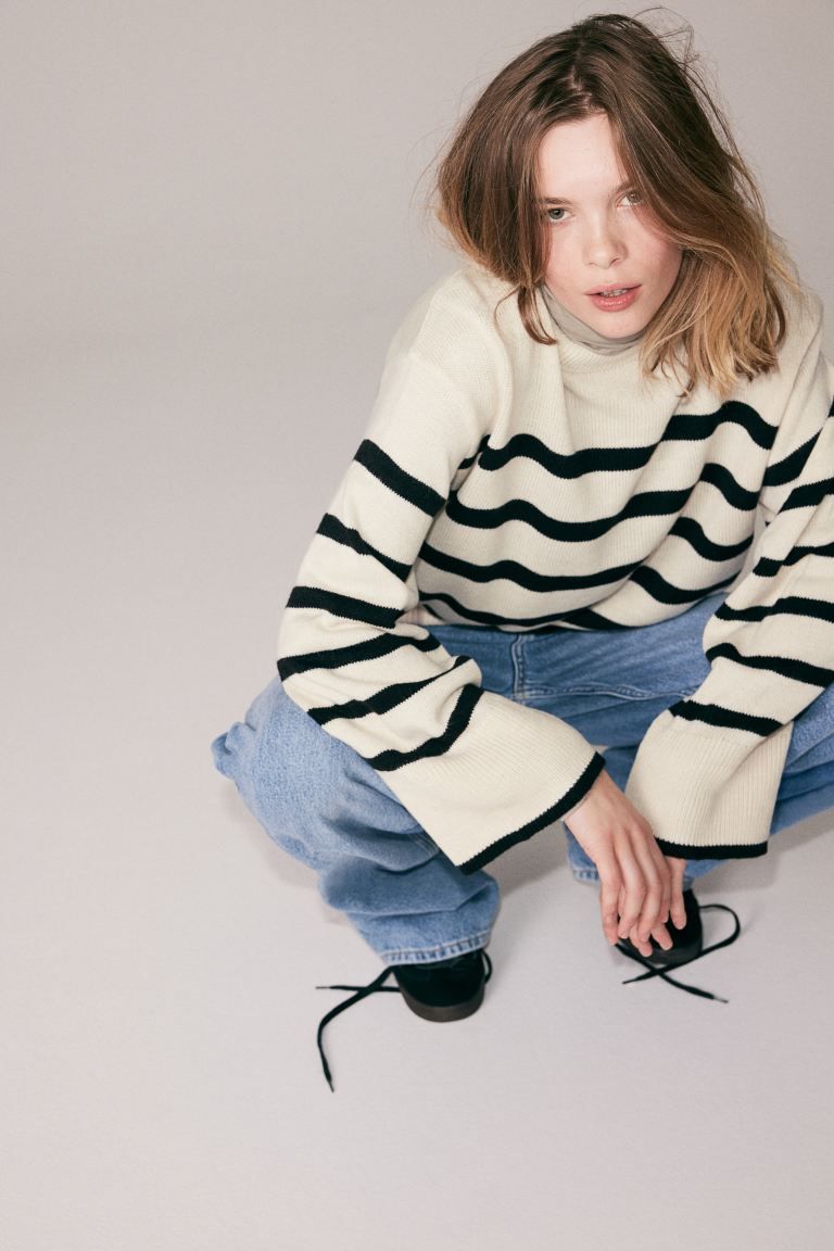 Sweater - Round Neck - Long sleeve - Light beige/striped - Ladies | H&M US | H&M (US + CA)