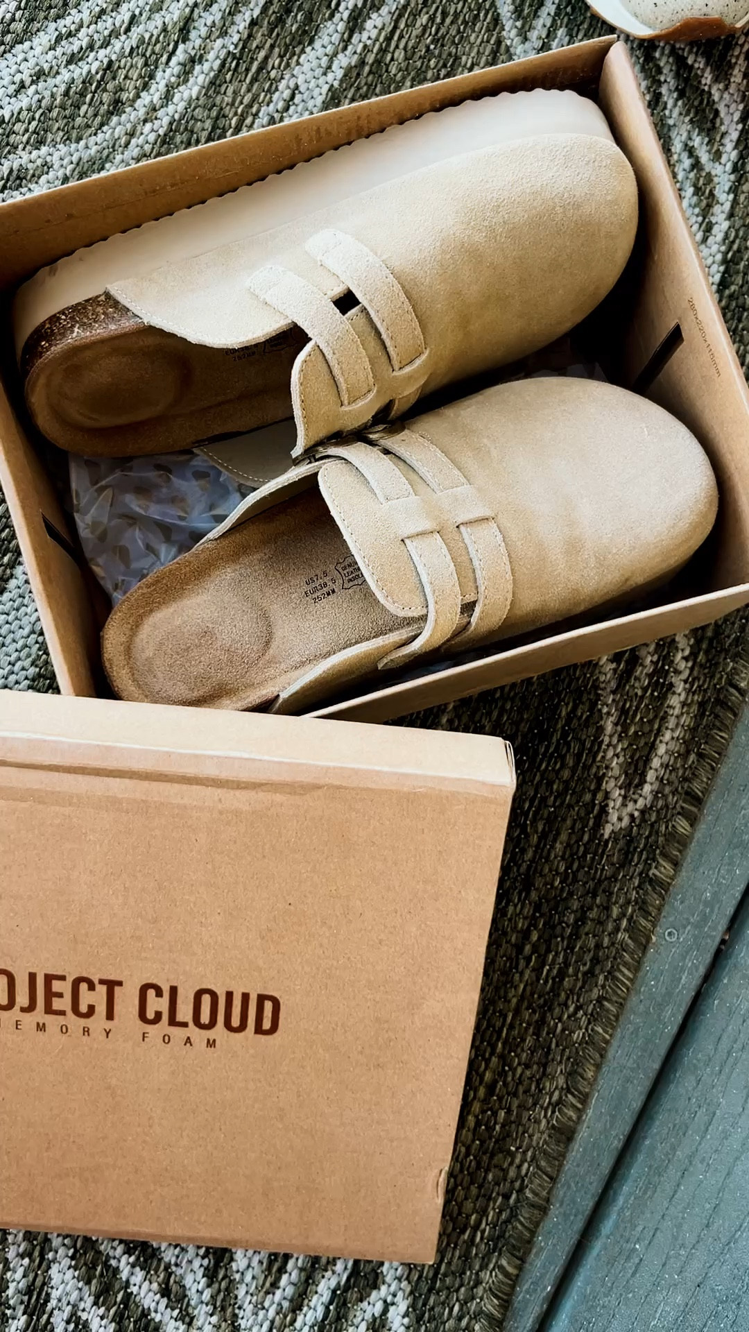 The perfect Birkenstock dupe from Amazon & so cute! If your between sizes go up! So comfortable& you can’t beat the price 😳 perfect for fall  