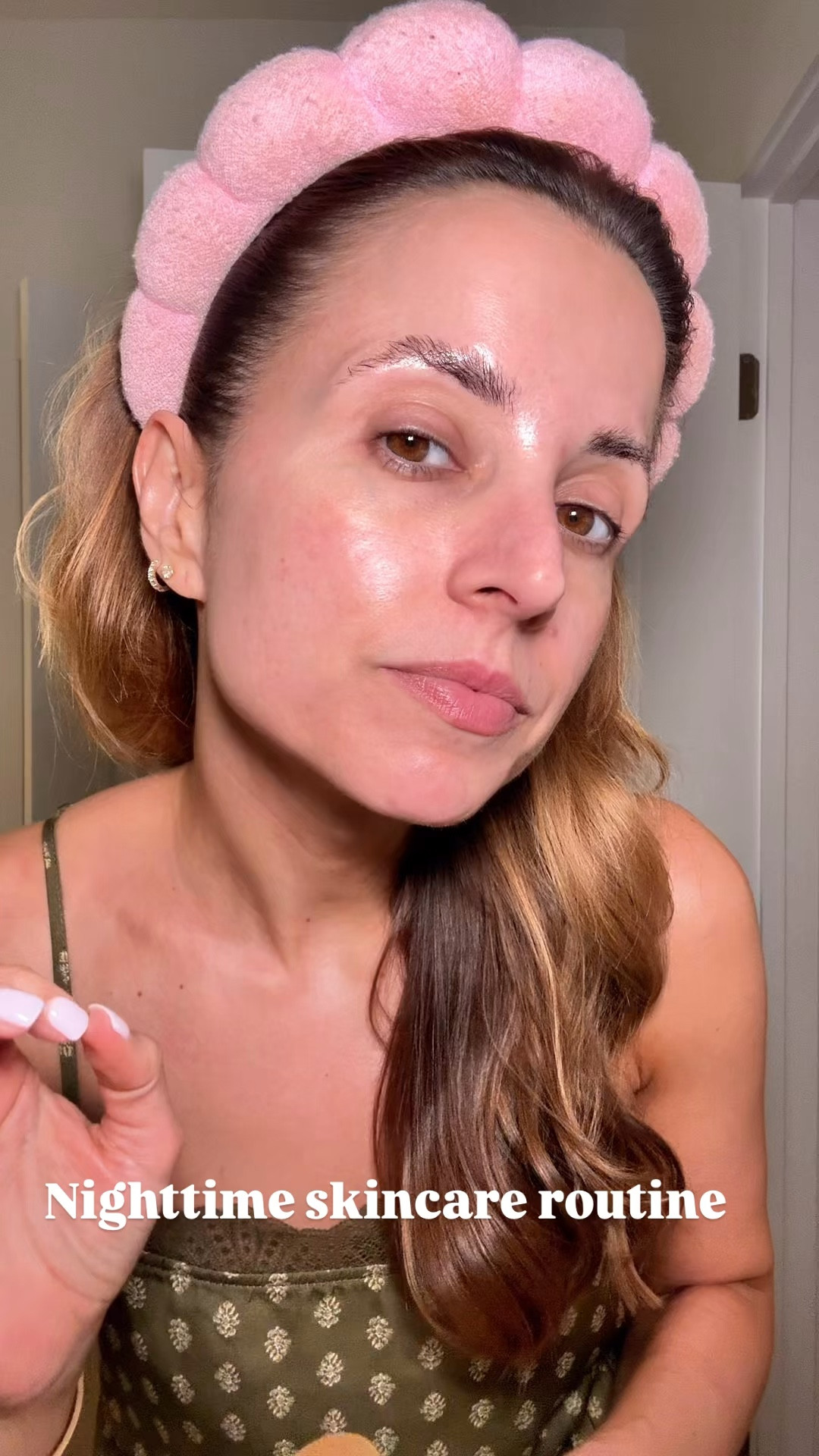 My night time skin care routine! Plate serum + firming serum + moisturizer + retinol eye cream + facial oil + collagen lip mask!