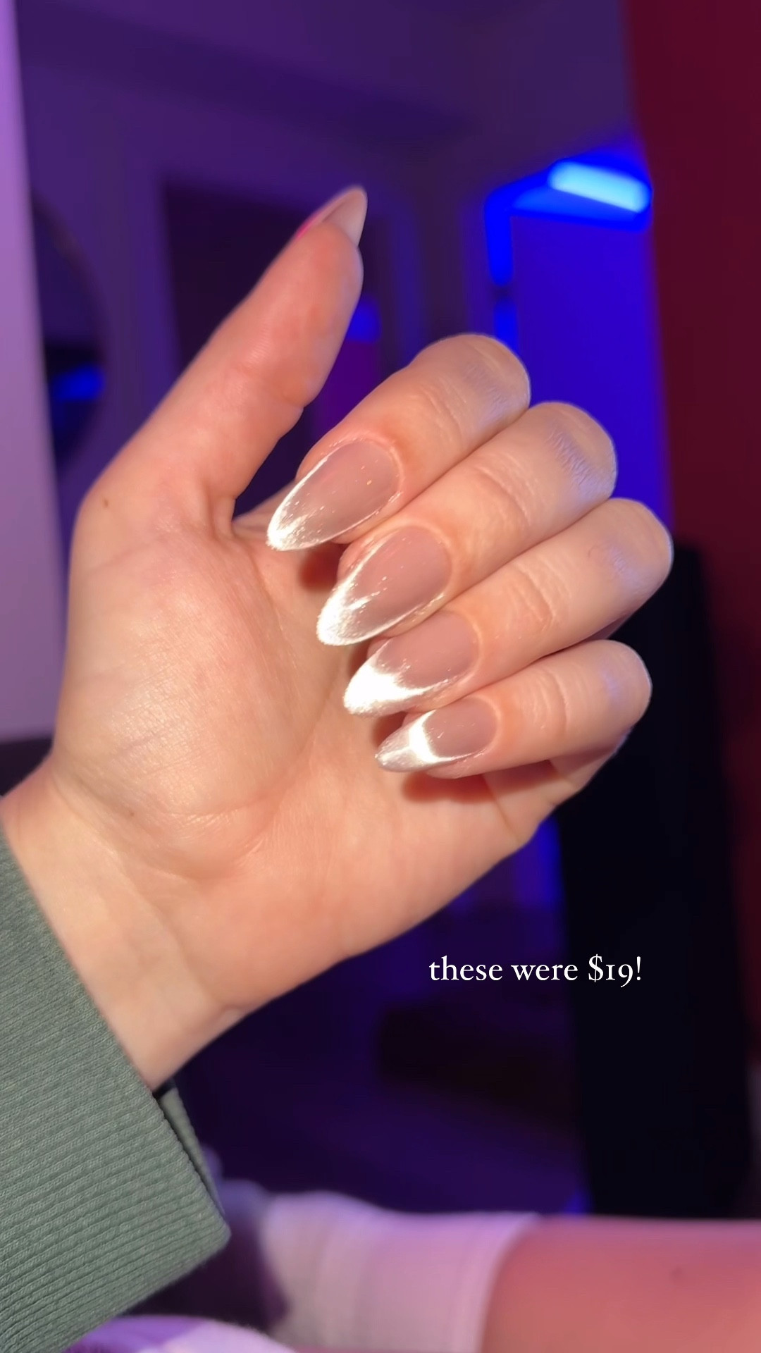 $19 Amazon press ons! So far they’ve lasted me two weeks! 🥰 love a sparkly neutral that goes with everything! 

#LTKStyleTip #LTKBeauty #LTKGiftGuide