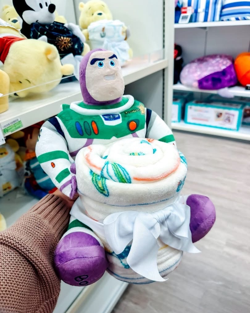 Stop everything because Kohl’s is doing the cutest Disney plush and blanket sets and I’m not okay. 🥹✨ Winnie the Pooh, Stitch, Woody, Buzz, and even Cowboy Snoopy?! These would make the sweetest gifts or cozy movie night buddies.

#DisneyFinds #KohlsFinds #DisneyMom #ToyStory #CozyFinds
