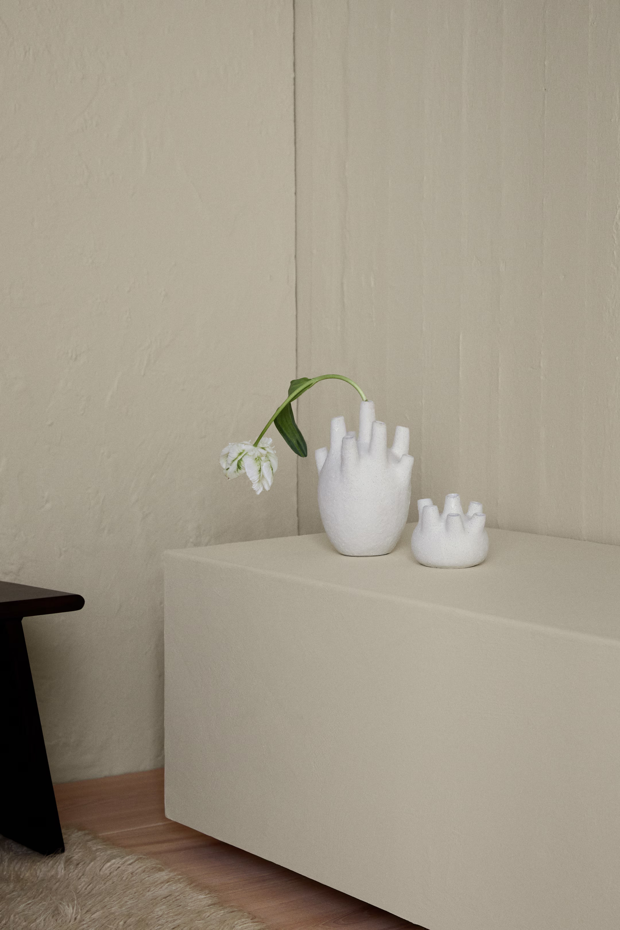 Large Stoneware Ikebana Vase | H&M (US + CA)