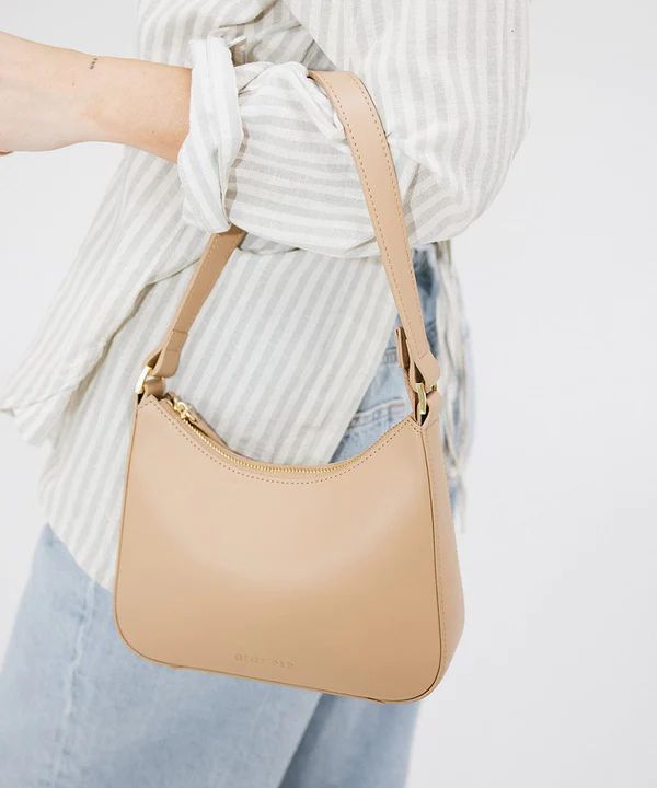 Lyra Classic Handbag | Gigi Pip