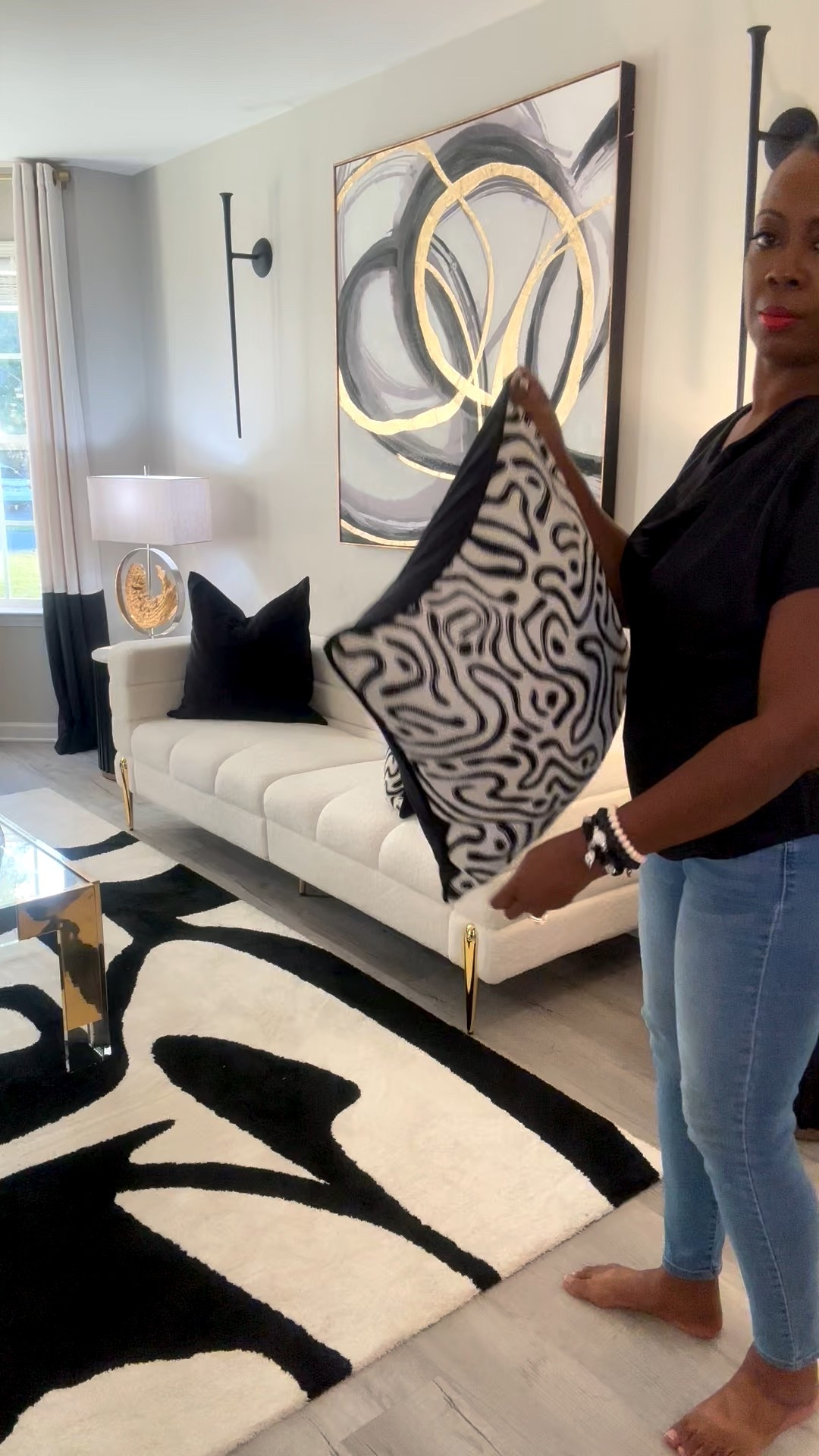 Stunning statement pillow!

#LTKHome
