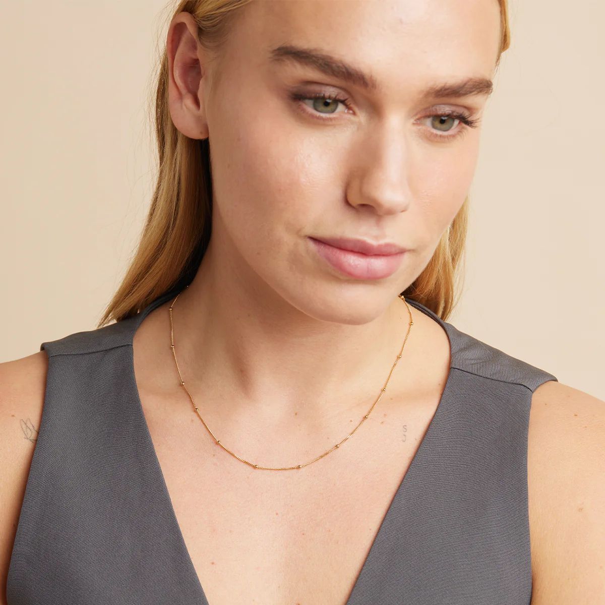 Essential Beaded Chain Necklace in Gold | Astrid & Miyu EU