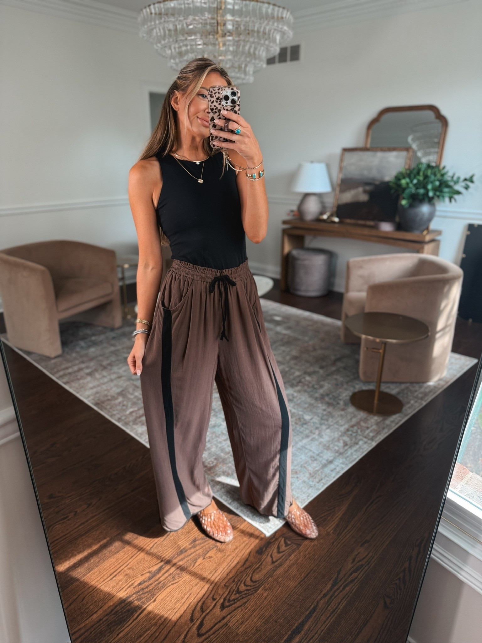 The cutest lounge pants!!! 🤎🤎🤎

#LTKdayinmylife #LTKgrwm #LTKootd