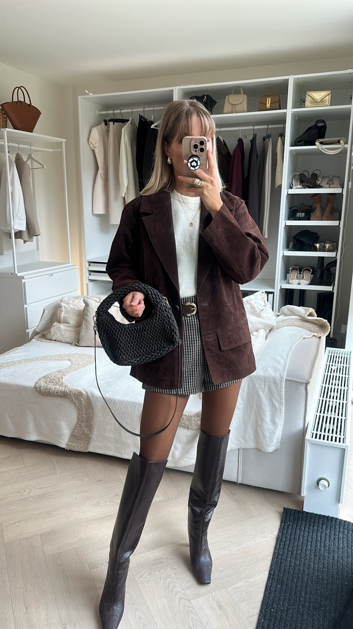NEW IN SUEDE BLAZER 🤎 This oversized suede blazer (wearing XS, would definitely recommend to size up for an oversized fit, S would’ve been better for me) just dropped at Zara and it’s the ultimate fall layering piece. Paired it with my go-to knit tee (XS), classic shorts + knee-high boots (linked similar for you). A timeless combo you’ll be reaching for all season 🍂✨

Like this post to save it to your favourite folder and come back later to shop.

#fallstyle #zaraoutfits #ltkfall #ltkstyletip #fallfashioninspo #zarablazer #suedejacket #kneehighboots #neutralstyle #autumnoutfitideas #classicstyle #capsulewardrobe #timelessoutfits #minimalchic #falllayering #ootdfashion #chicandcomfy #neutraloutfitinspo #ltkeurope #ltkoutfits #streetstyle


#LTKStyleTip #LTKSeasonal