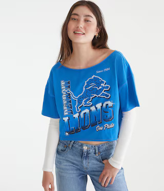 Detroit Lions Cropped Off-The-Shoulder Graphic Tee | Aeropostale