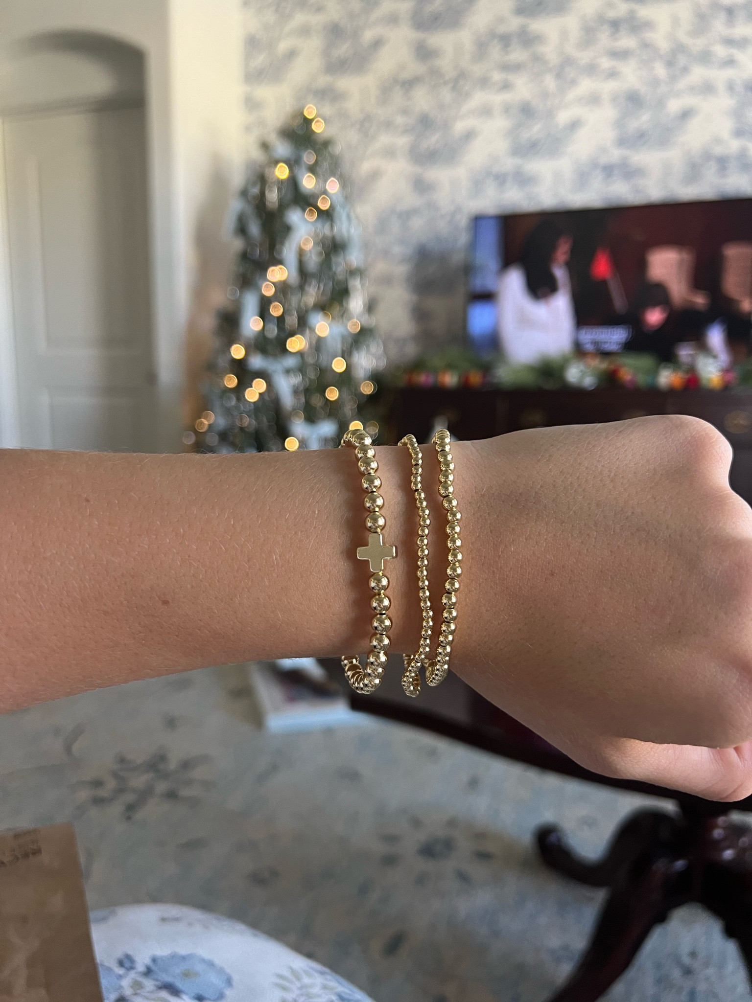 The cutest affordable gold bracelets! These are dupes of enewton bracelets and are absolutely adorable. I am obsessed. I do have small wrists and they are loose in a good way. These would also make the perfect stocking stuffer!

#LTKStyleTip #LTKFindsUnder50 #LTKGiftGuide