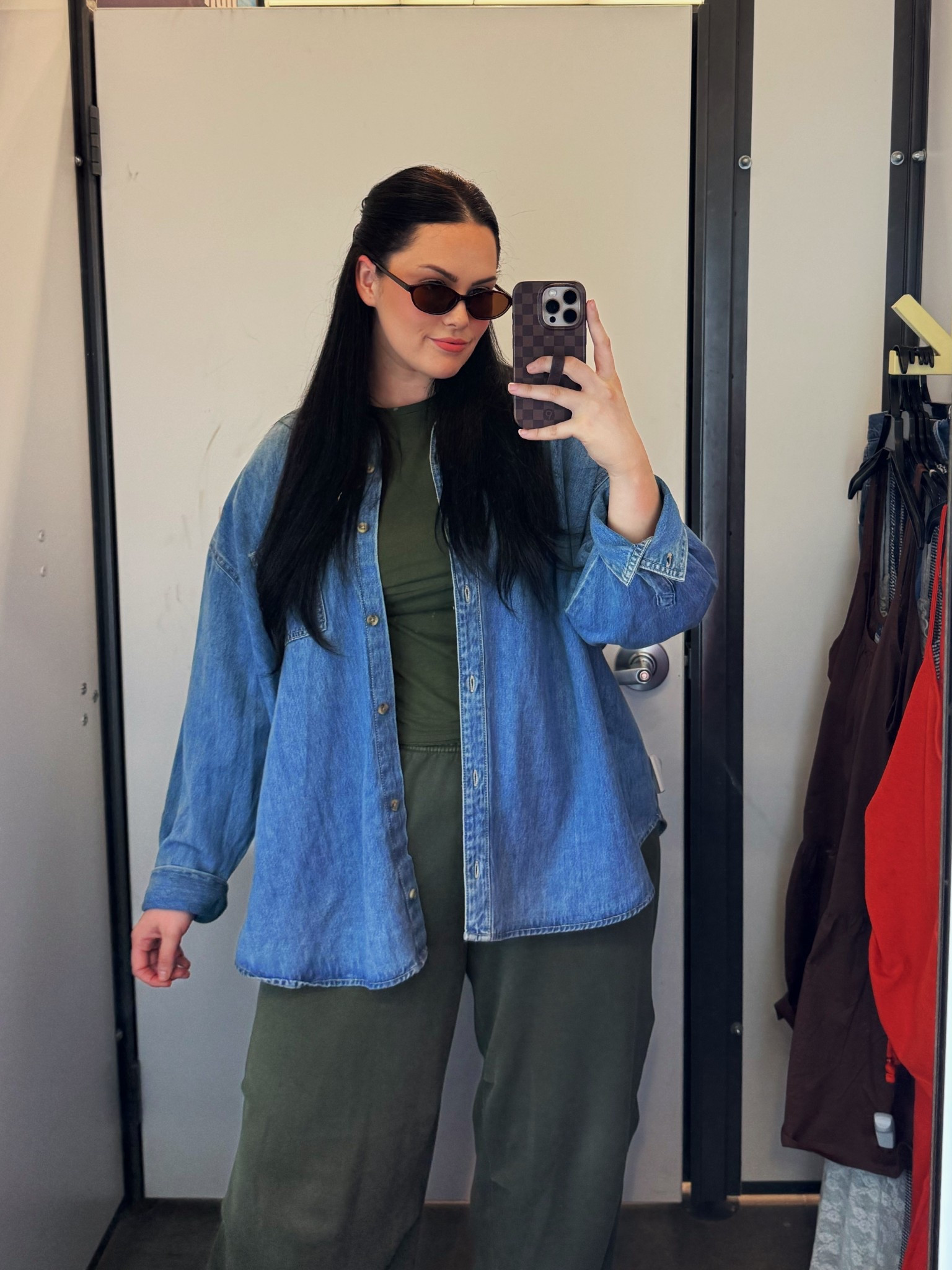 the perfectly oversized 90’s art-teacher mom core denim shirt 😫😍

#LTKmomlife #LTKPlusSize #LTKSaleAlert