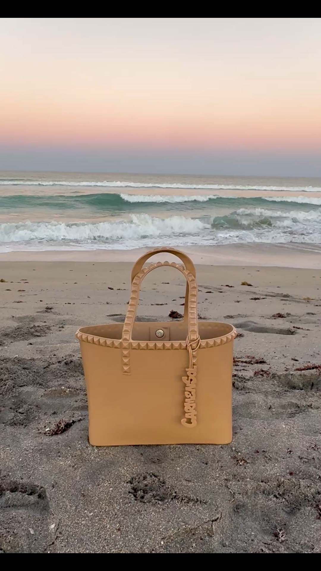 Carmen sol beach bag 

#LTKTravel #LTKSaleAlert #LTKFindsUnder100