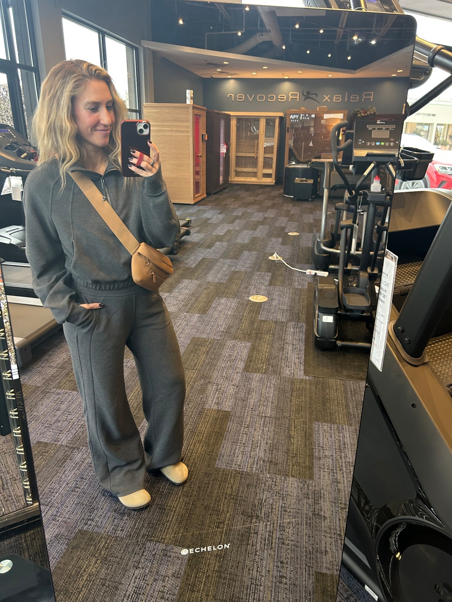 Small pants
Medium top (runs quite small) 

#LTKFindsUnder100 #LTKmomlife #LTKActive