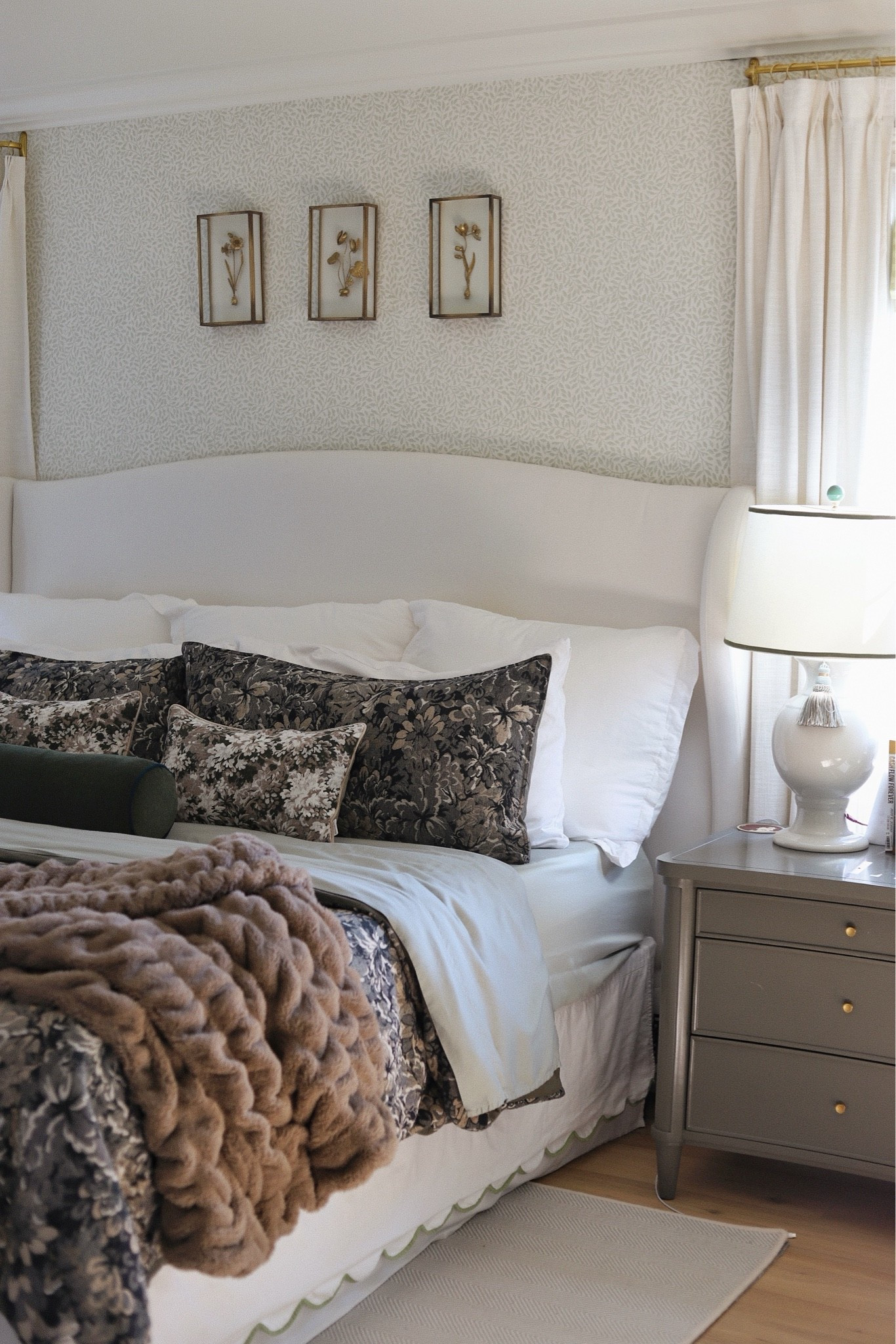 PRIMARY BEDROOM • FALL REFRESH •
A cozy fall bedroom refresh 🍂 Layering our primary bedroom with fluffy bedding, extra pillows, soft throw blankets and warm textures for fall. Sharing all the cozy bedroom finds that make a space feel a little more inviting this time of year.

#LTKSeasonal #LTKHome