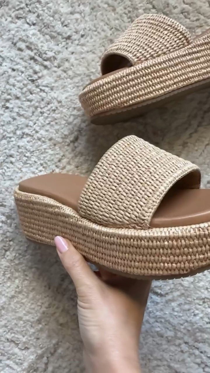 Platform sandals
Sandals

#LTKSeasonal