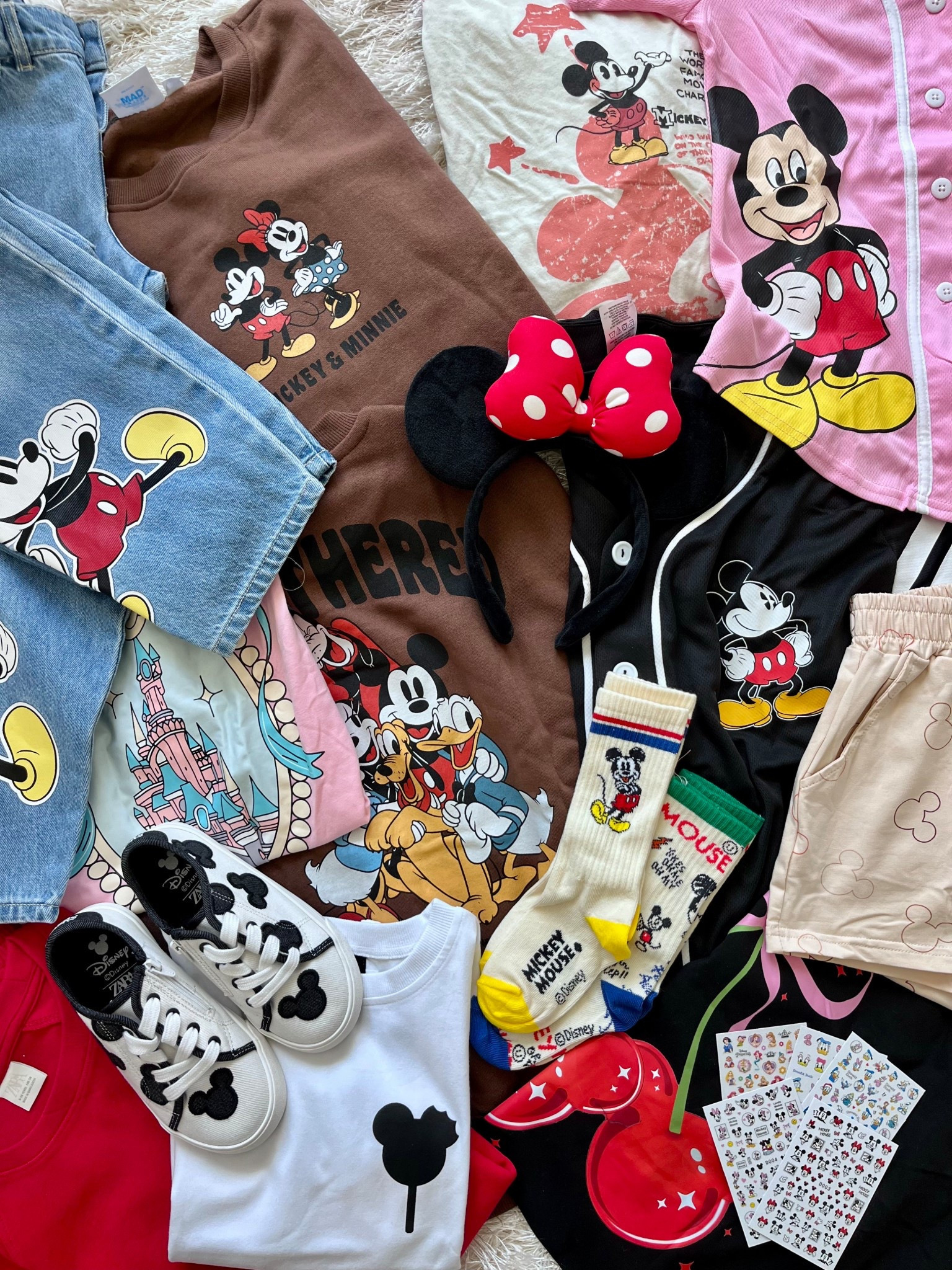 Disney outfits
Disney world Disneyland 
Family disney matching outfits
Mickey and Minnie Mouse


#LTKKids #LTKFamily #LTKTravel