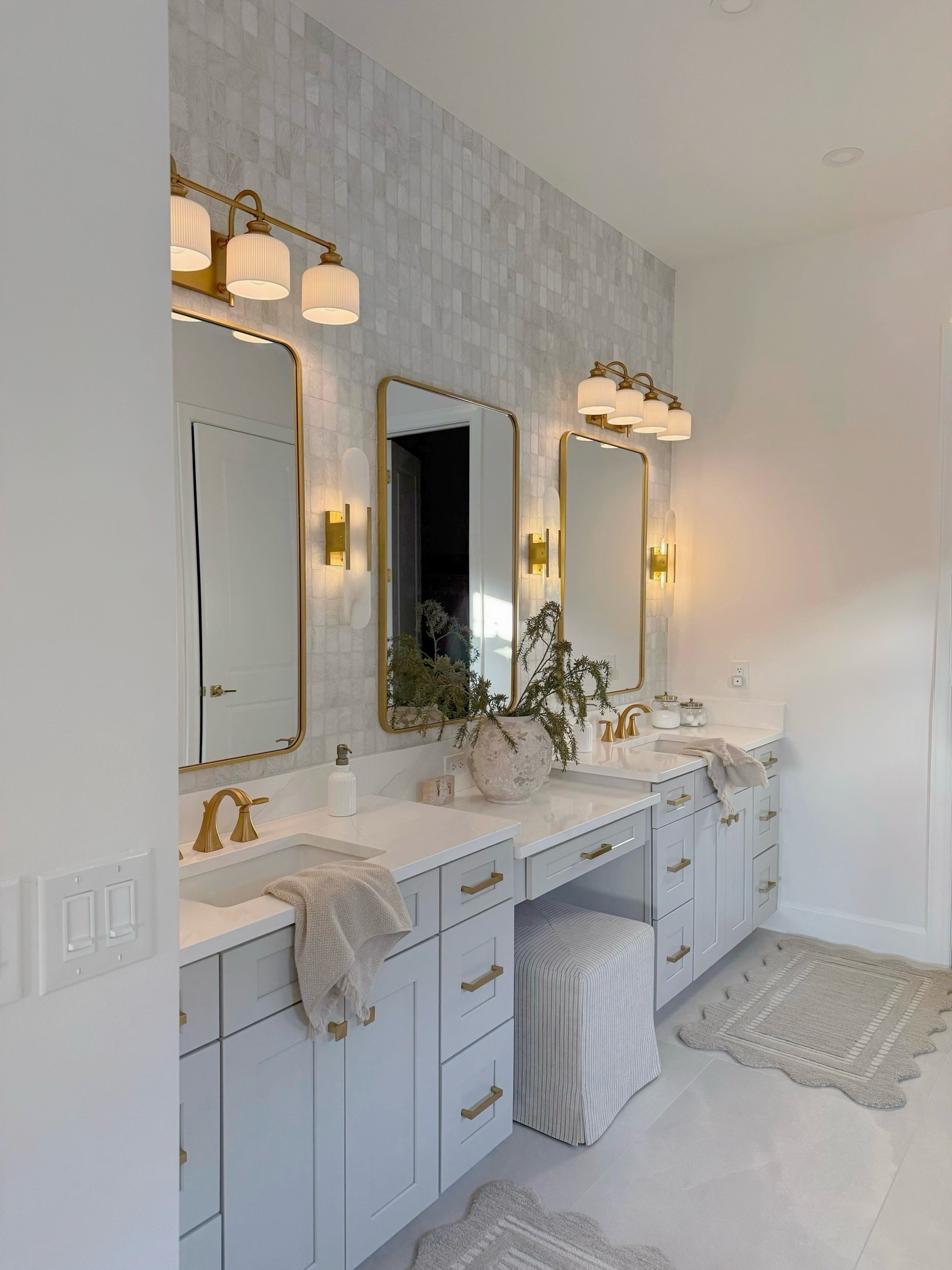 Bathroom views 




#masterbath #bathroomdecor #homedecor #neutralhome #bathroominspo #homeinspo #bathroomremodel #bathroomvanity #bathroomlighting #wallsconces #bathroomrug

#LTKHome