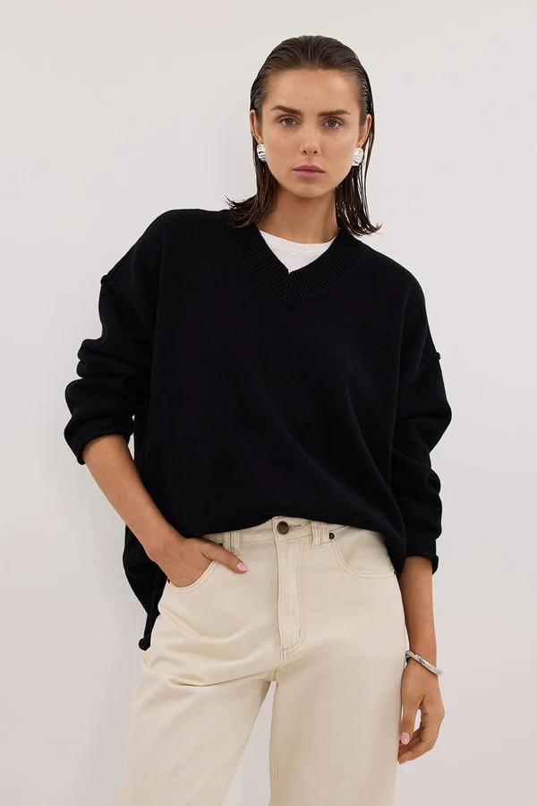 FLINT BLACK V NECK KNIT JUMPER | DISSH