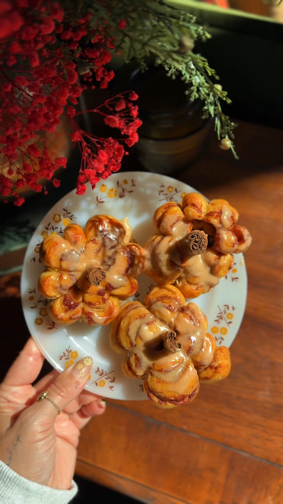 Cinnamon rolls but make them pumpkins! Also have you seen all of the Gilmore girls sweatshirts out?? Stars hollow edition

#LTKstorytime #LTKvlog #LTKfoodie