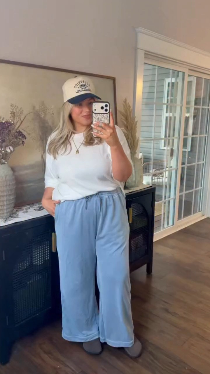 Running errands but still keeping it cute 😍✨ This comfy outfit is on repeat lately!! 

#LTKmomlife #LTKgrwm #LTKMidsize