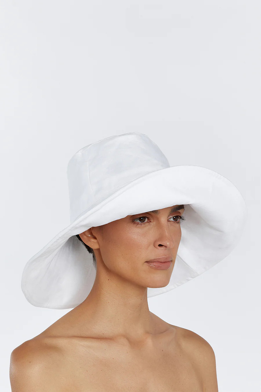 DIANA WHITE LINEN WIDE BRIM HAT | DISSH