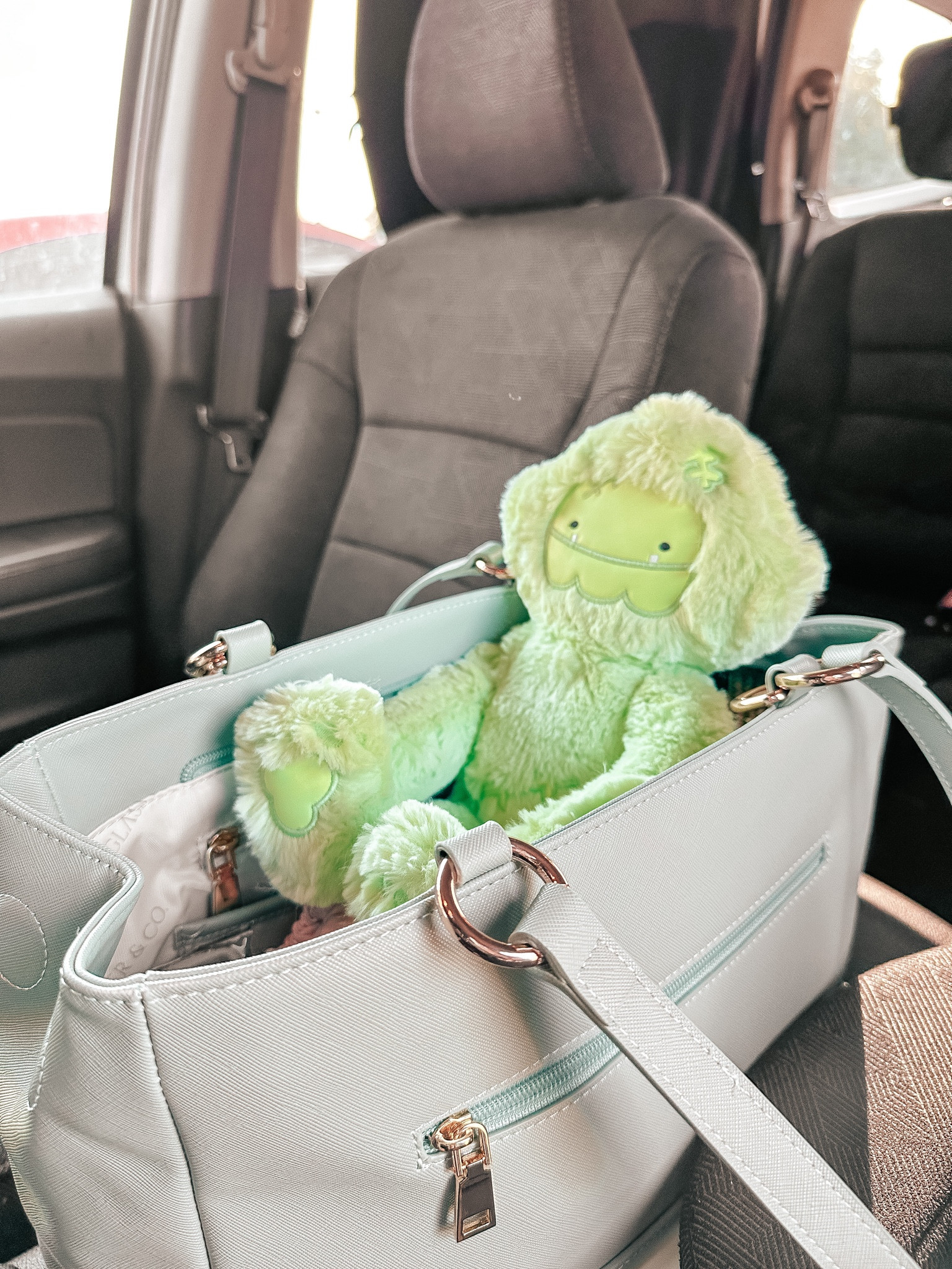 Slumberkins GITD Frank taking a ride in Mommy’s purse

Use my code KKLEAGH for 15% off your first purchase at Slumberkins!

#LTKkids #LTKHalloween #LTKitbag