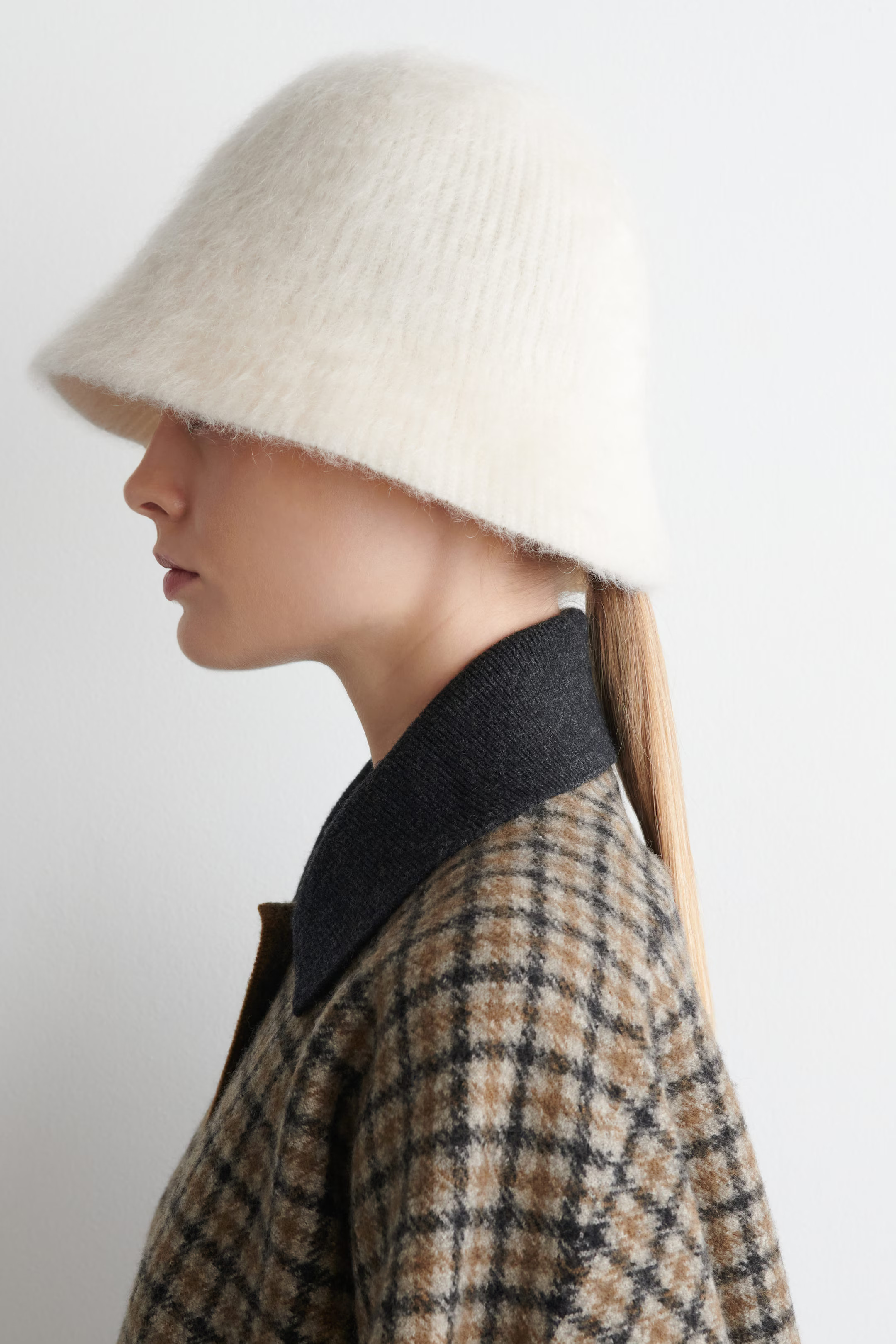 MOHAIR BUCKET HAT - ECRU | COS GB | COS UK