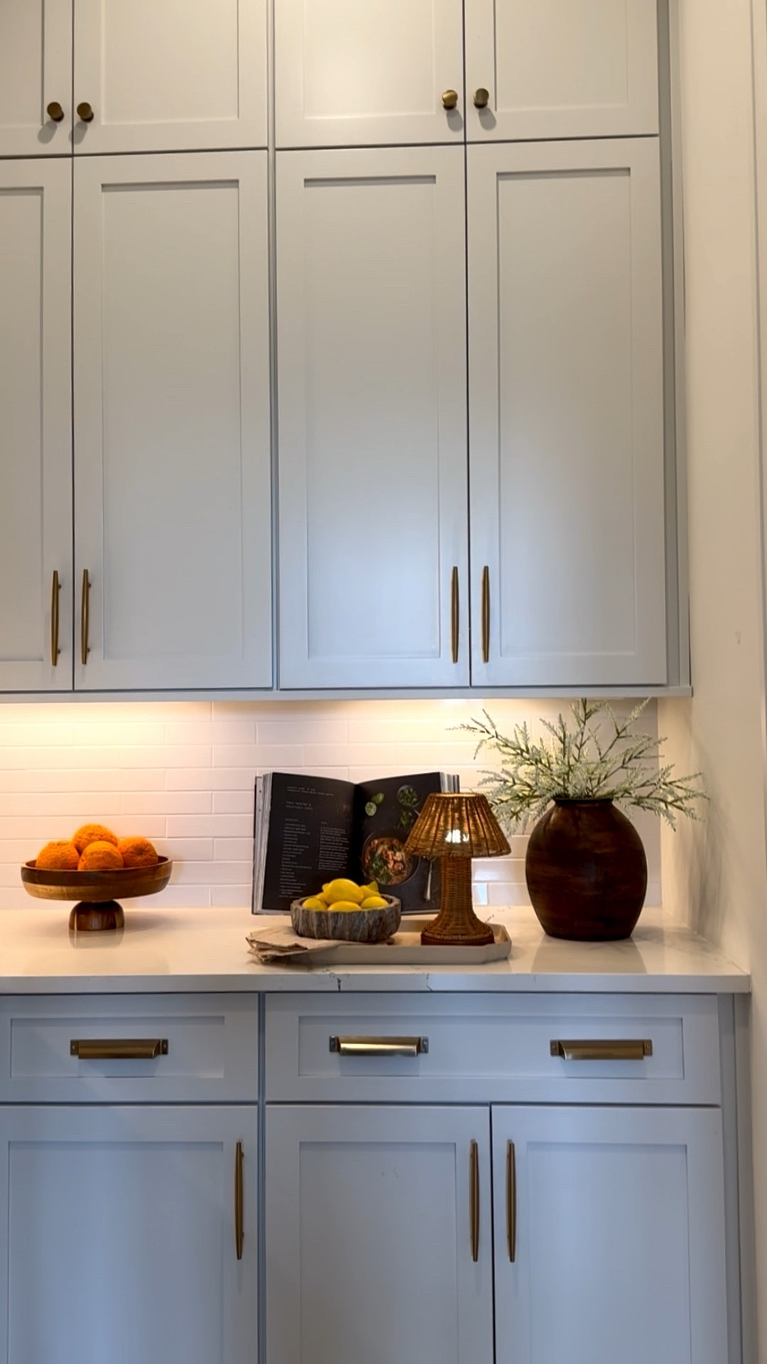 I switched out my builder’s grade cabinet hardware for a mix of pulls and knobs from @Wayfair  Their selection of hardware is amazing! Linked what I used in “honey brass” and others that I loved. #ad #wayfairpartner #wayfair


#LTKdayinmylife #LTKstorytime #LTKHome