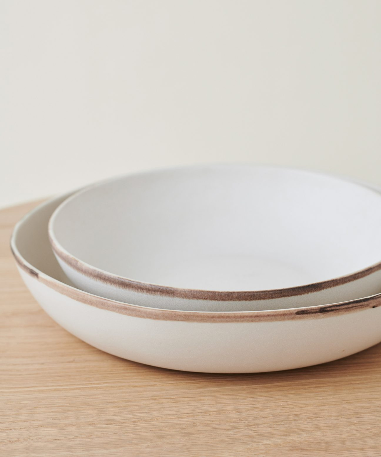 Small Sierra Serving Bowl - Oatmeal | Jenni Kayne | Jenni Kayne