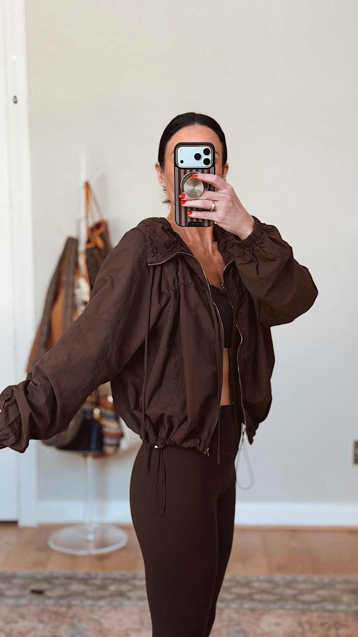 5’6” 1/2 - 123lbs 
Wearing a small in jackets 
Small in capris (could do XS)

Probably getting the beige too. 😁
I’ve been loving windbreaker jackets but these just might be my favorite! 

#amazonfashion #fallfashion #falloutfits

#LTKgrwm #LTKootd #LTKOver40