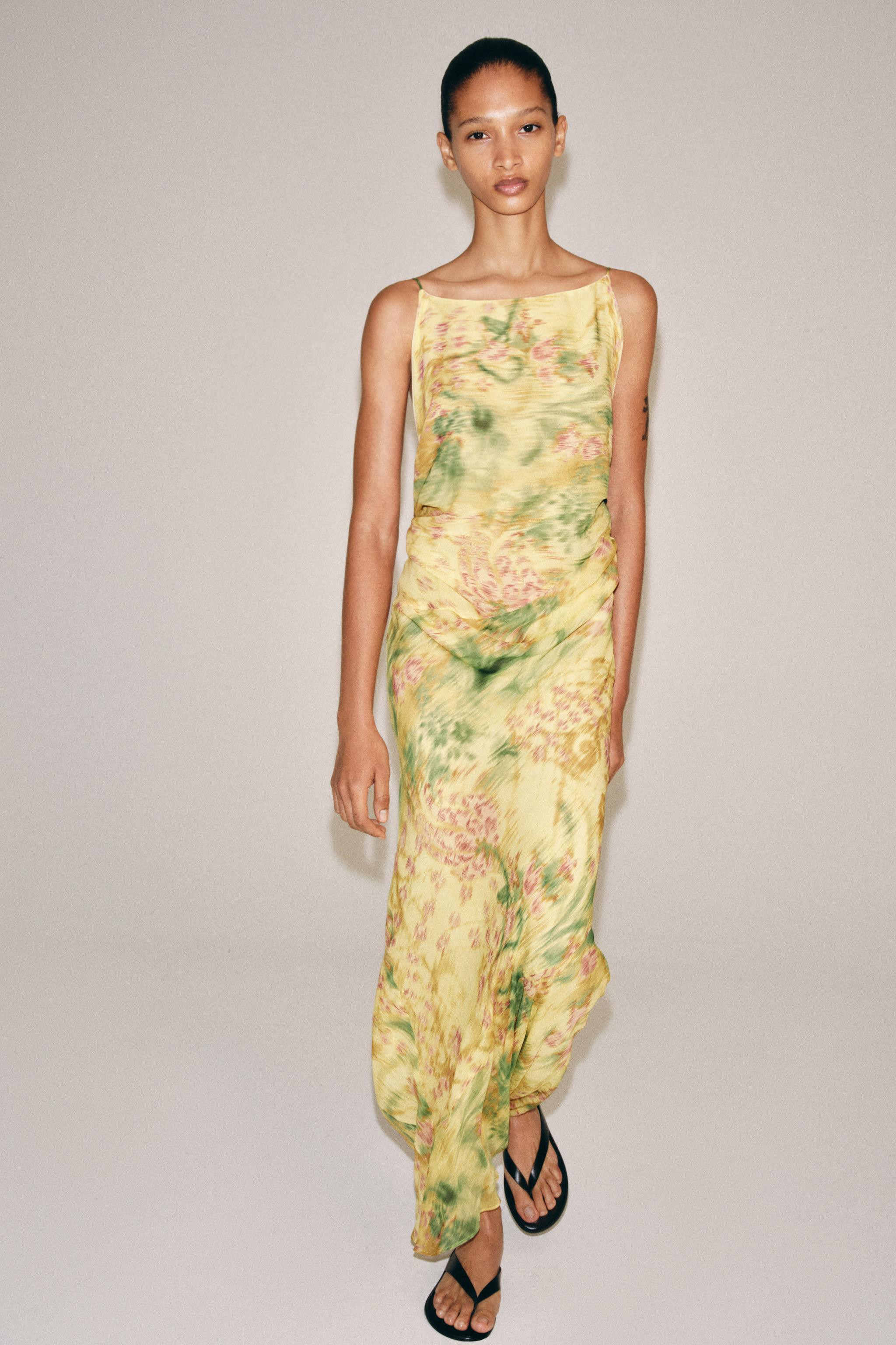 ZARA WOMAN COLLECTIONDress crafted from viscose yarn. Straight neckline and spaghetti straps with... | Zara US