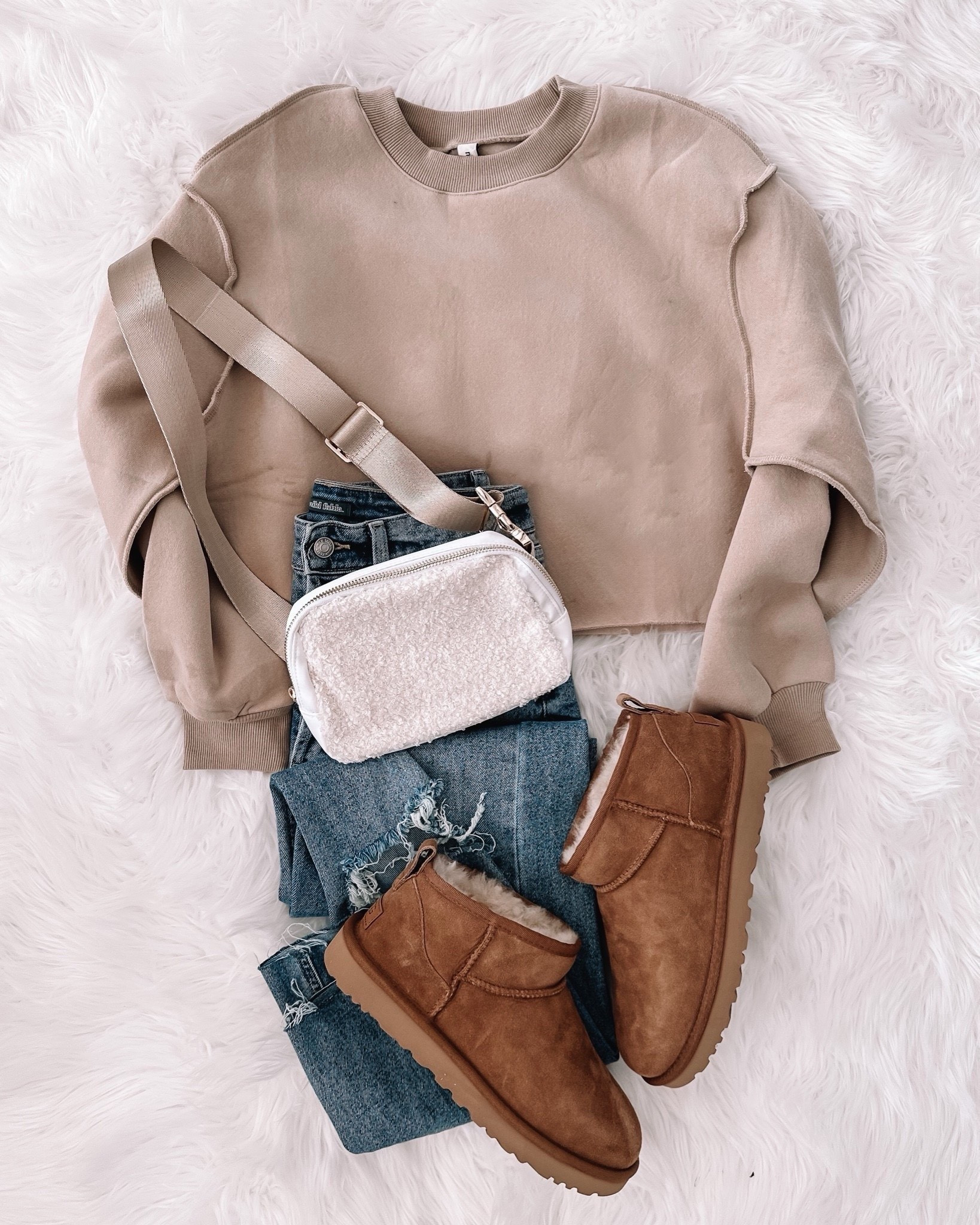 Casual, comfy, and cute enough to leave the house in 🔗⬇️

#LTKootd #LTKOver40 #LTKmomlife