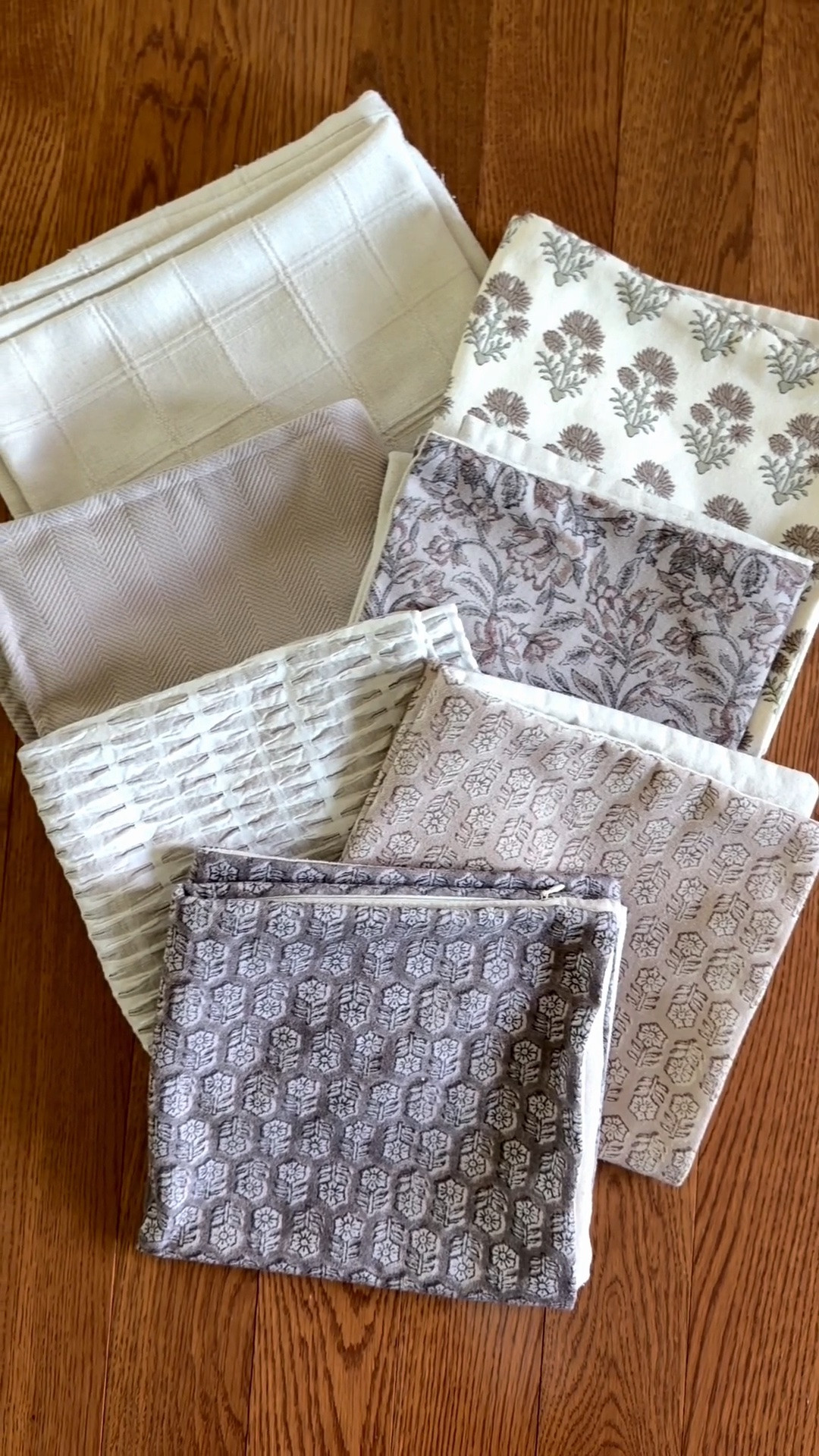 ✨AMAZON THROW PILLOW COVERS✨

If you’re looking for a designer look but at a more affordable price point, there are SO many good options out there. I LOVE pattern play in pillows! It’s a fun way to add in some different elements to the space without it feeling overwhelming. 

When choosing throw pillows, typically I choose a general color palette. This could go with the seasons, be neutral, or pull from your room’s color palette. I use some type of solid (usually with a subtle pattern mixed in for extra dimension) and then I’ll typically mix in a simple print and a busier print. 

If you’re looking for help with choosing color palettes and styling/sizing, be on the lookout soon for a blog post with my tips and tricks! 🙌🏻
.
.
.
.
.
#amazonfinds #throwpillowcovers #throwpillows #designtips #homestylingtips

#LTKHome