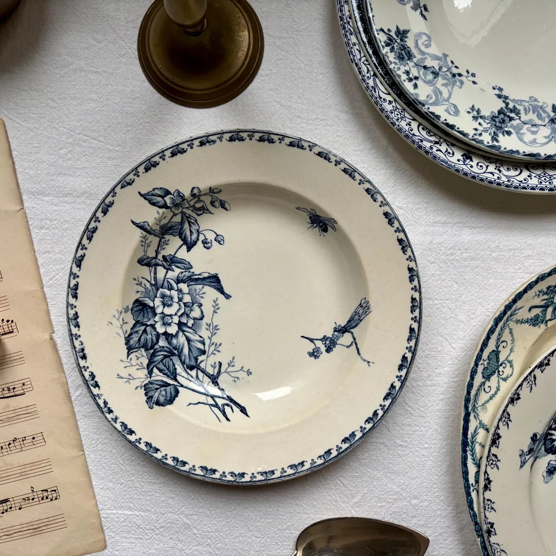 Assiette creuse x1 ancienne en terre de fer à frise végétale, décorée d’un motif floral et... | Etsy (US)