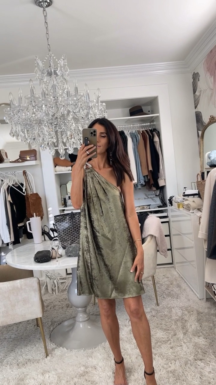 How fun is this one shoulder dress! I love the metallic detail and the rhinestone strap! 

#LTKfindsunder100 #LTKHoliday