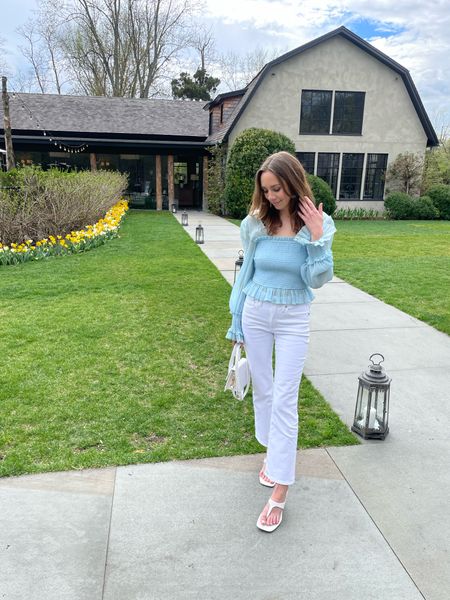 Spring lunch/brunch outfit 🌿🌼🦋

Exact bag and jeans linked with some similar tops and shoes I love! Wearing size 25 in the jeans (if you’re in between sizes I’d size down, otherwise TTS)

#LTKitbag #LTKstyletip #LTKfit