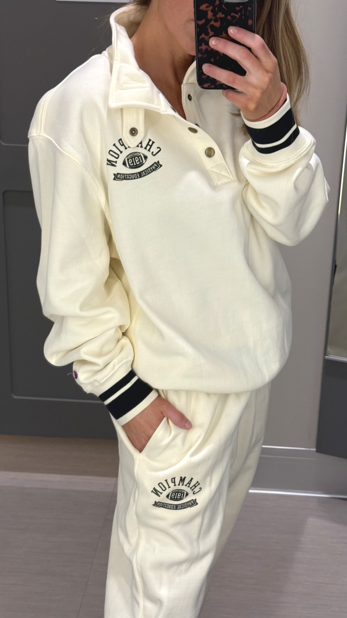 Small top
Medium bottoms 

Fit is for men, so size accordingly I could have gone small and small! 
Super comfy sweatset from target in champion gear 

#LTKFindsUnder50 #LTKMens #LTKActive