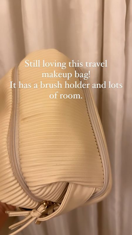 Travel makeup bag 
Seperate brush holder 


#LTKtravel #LTKbeauty #LTKfindsunder50